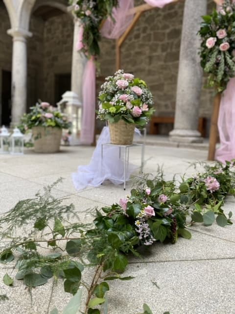  Arco de flores boda en Ourense -  Floristería Drácena