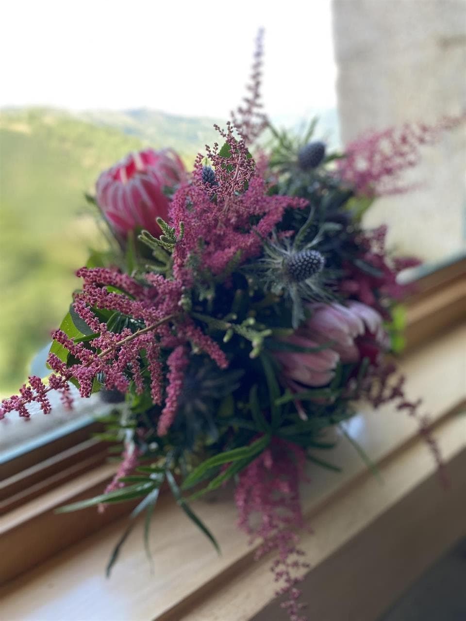 Completa el ambiente de tu boda con una decoración floral